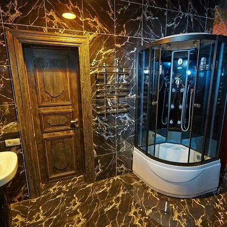브로바리 Charivna Taistra B&B 외부 사진
