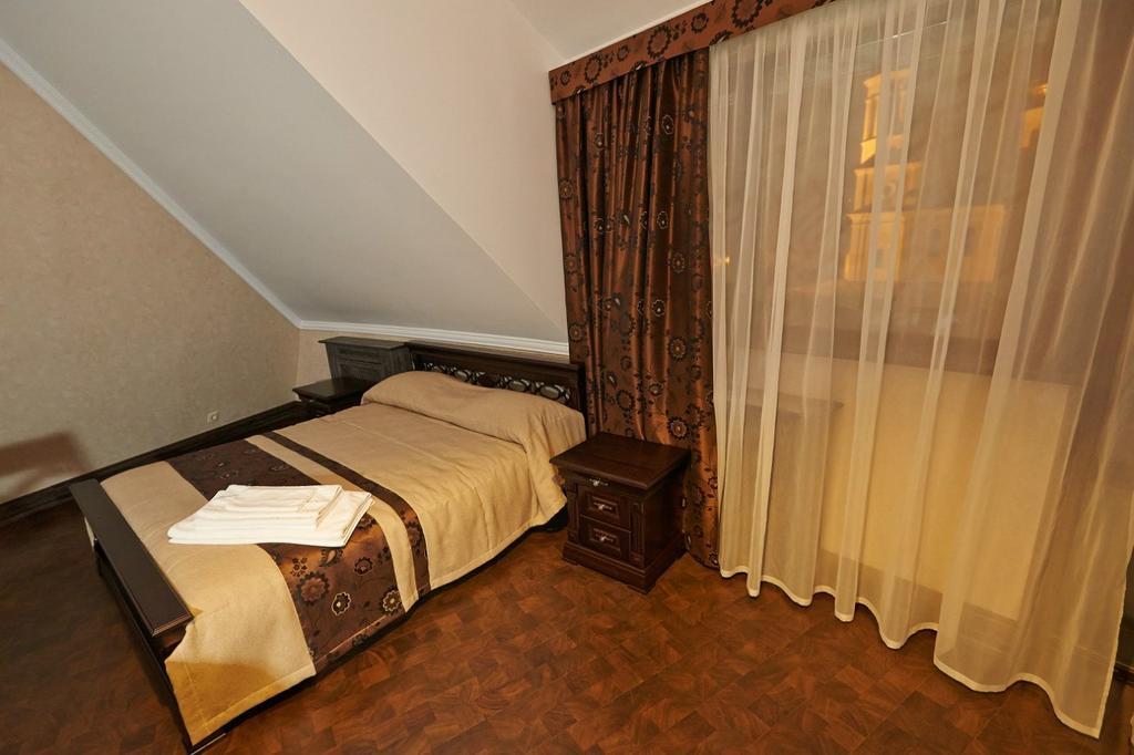 브로바리 Charivna Taistra B&B 외부 사진