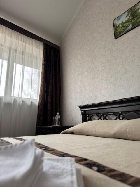 브로바리 Charivna Taistra B&B 외부 사진