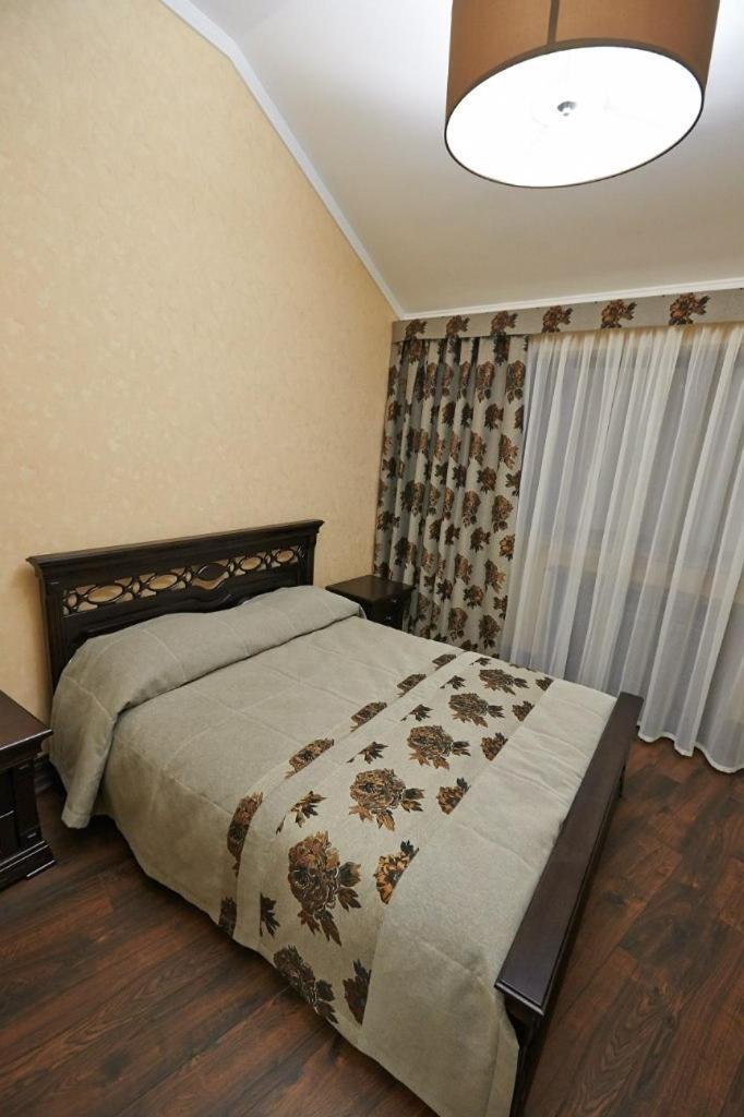 브로바리 Charivna Taistra B&B 외부 사진