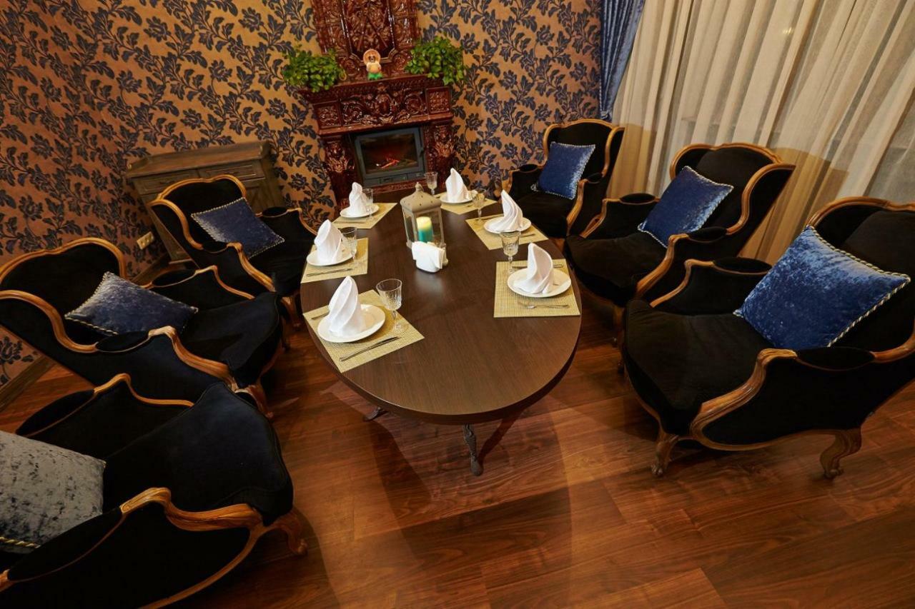 브로바리 Charivna Taistra B&B 외부 사진