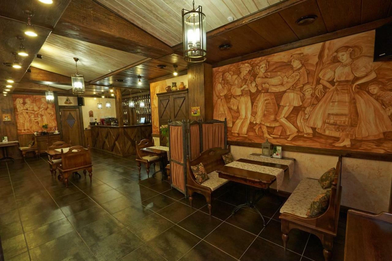 브로바리 Charivna Taistra B&B 외부 사진
